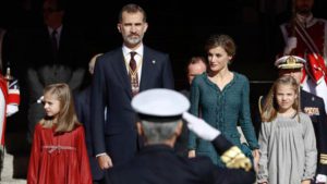 Felipe VI bendice la gran coalición y pide más concertación